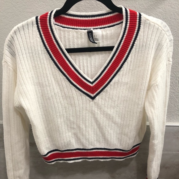 H&M Sweaters - V-Neck Sweater